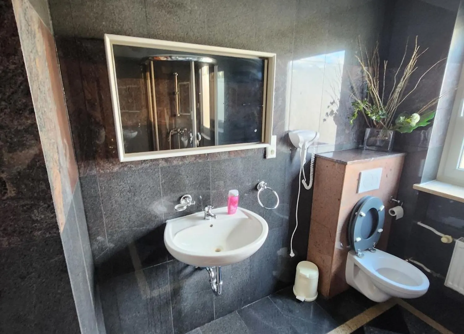 נירנברג Pension Doppelbett Zimmer 12